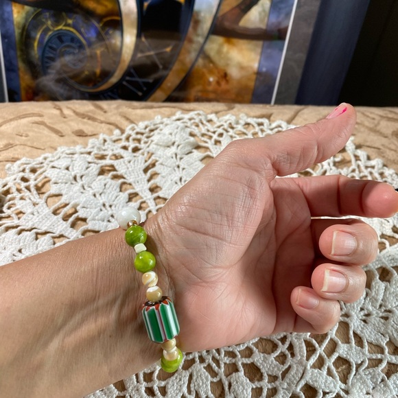 Hand crafted stretch beads bracelet. - Picture 11 of 15